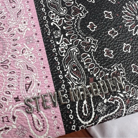 STEVE MADDEN Dignify Bandana Print Red, White and Black Crossbody Purse - Picture 5 of 13